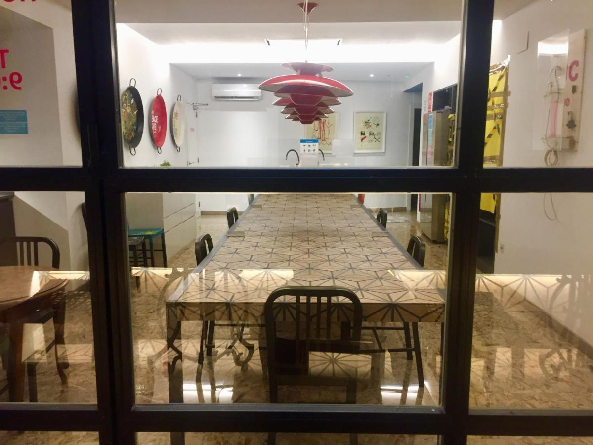 Art&Flats Hostel Walencja Zewnętrze zdjęcie